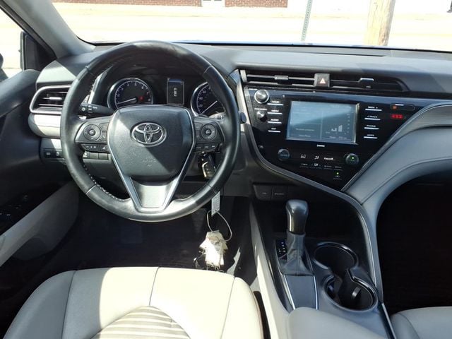 2020 Toyota Camry SE Sedan 4D - 23018395 - 15