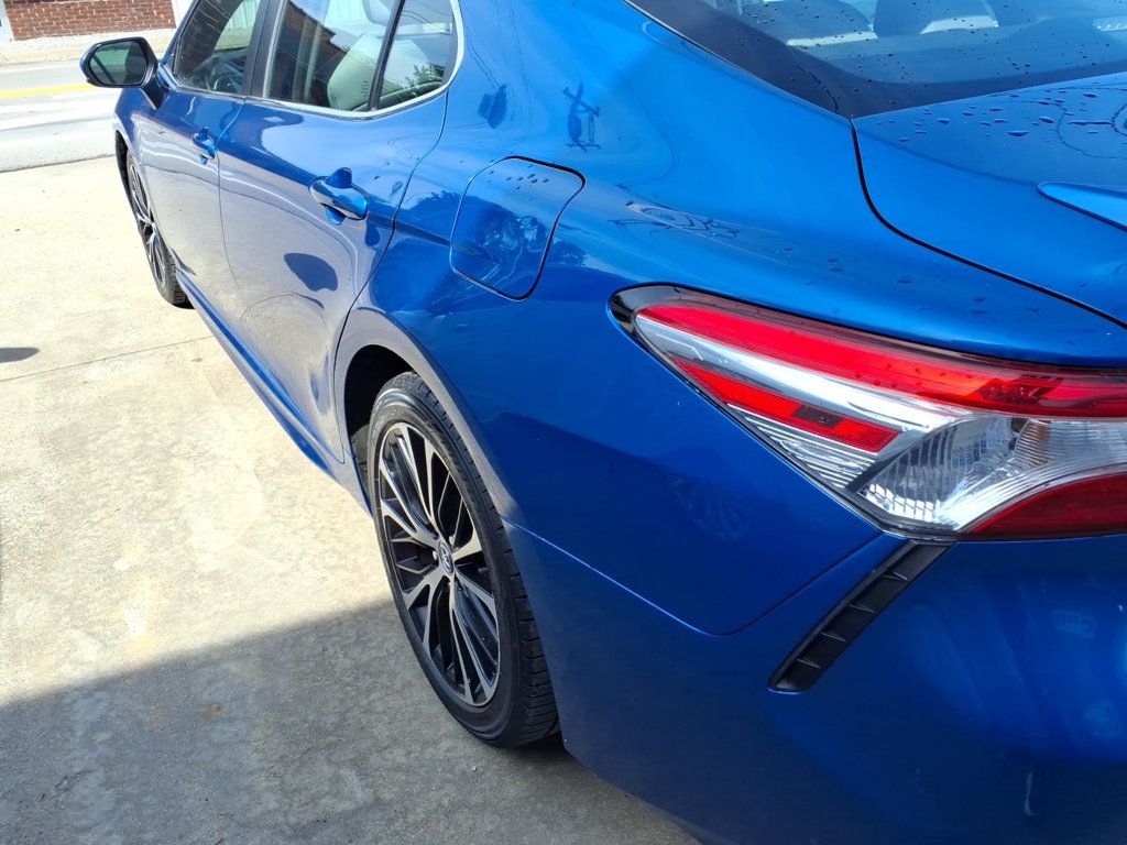 2020 Toyota Camry SE Sedan 4D - 23018395 - 16