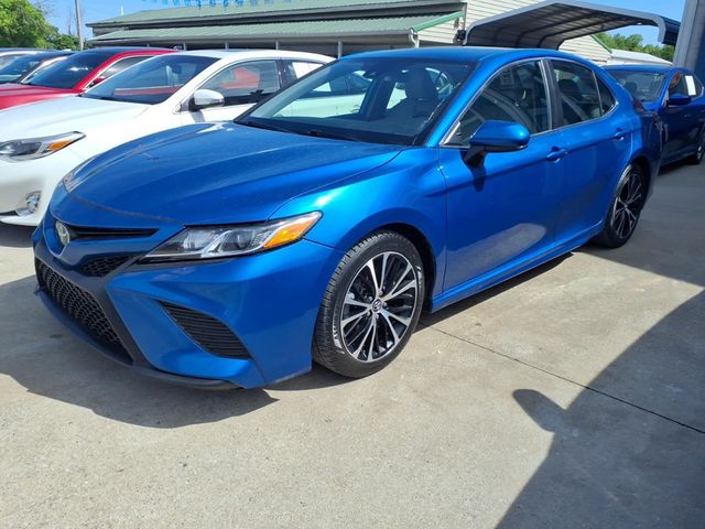 2020 Toyota Camry SE Sedan 4D - 23018395 - 3
