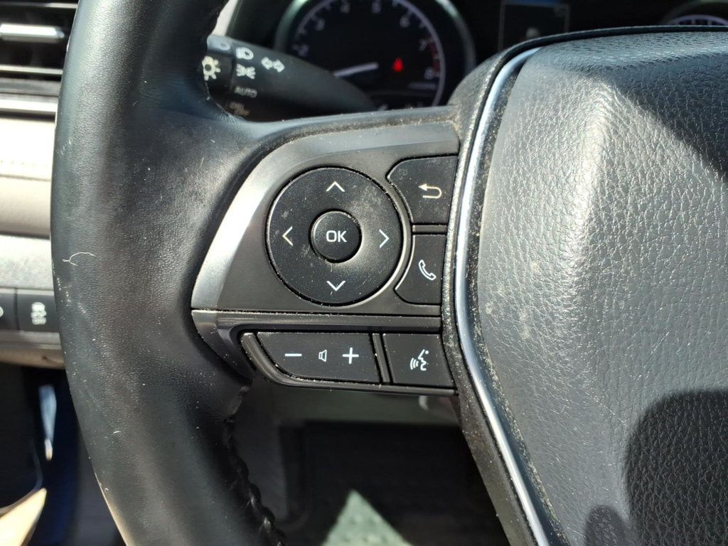 2020 Toyota Camry SE Sedan 4D - 23018395 - 6