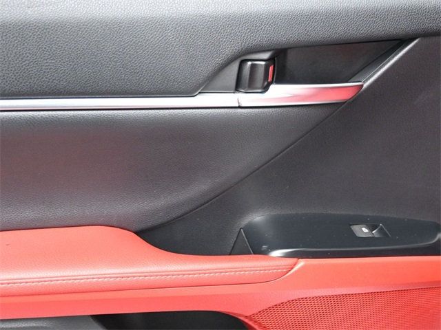 2020 Toyota Camry XSE photo 11