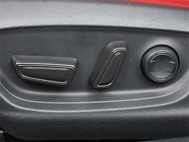 2020 Toyota Camry XSE photo 7