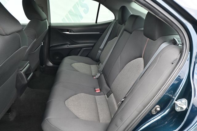 2020 Toyota Camry Hybrid LE - 22845467 - 13