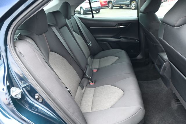 2020 Toyota Camry Hybrid LE - 22845467 - 15