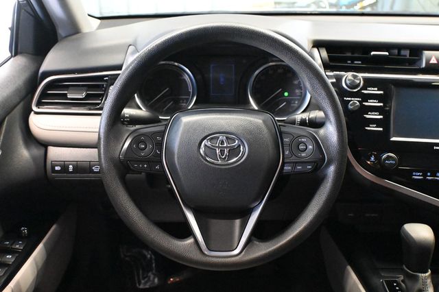 2020 Toyota Camry Hybrid LE - 23097685 - 10