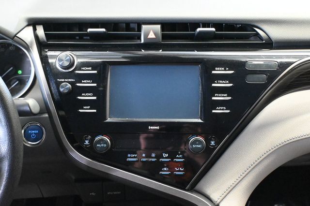2020 Toyota Camry Hybrid LE - 23097685 - 11