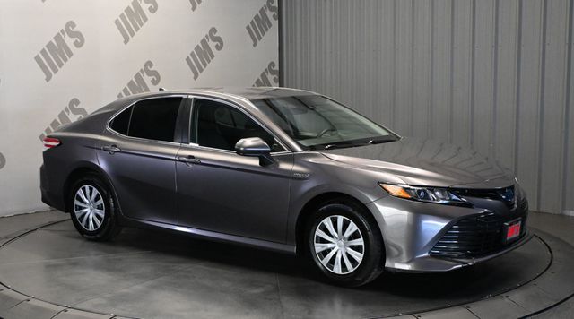2020 Toyota Camry Hybrid LE - 23097685 - 2