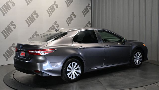 2020 Toyota Camry Hybrid LE - 23097685 - 4