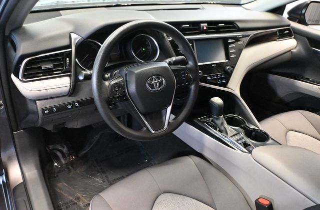 2020 Toyota Camry Hybrid LE - 23097685 - 8