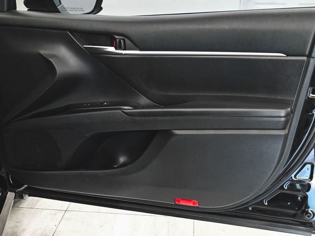 2020 Toyota Camry Hybrid LE - 23008483 - 9