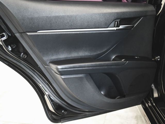 2020 Toyota Camry Hybrid LE - 23008483 - 10
