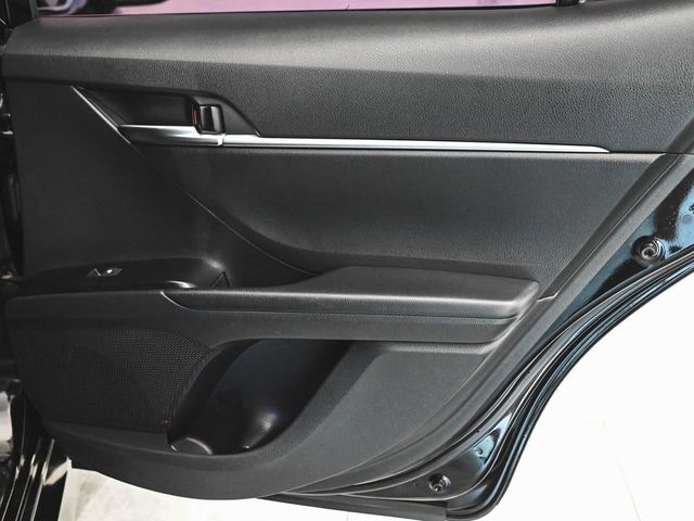 2020 Toyota Camry Hybrid LE - 23008483 - 11