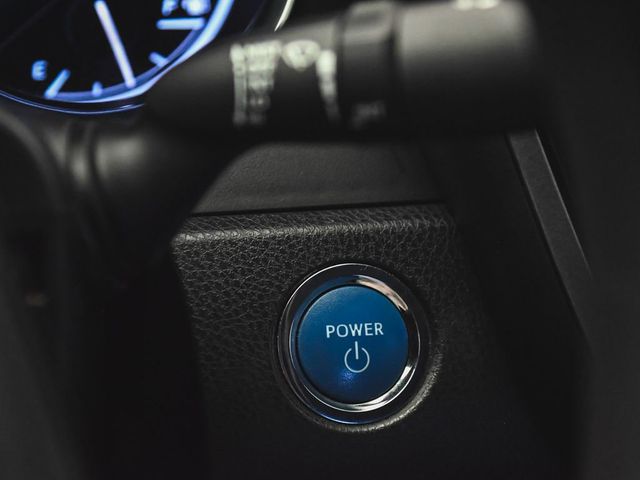 2020 Toyota Camry Hybrid LE - 23008483 - 21