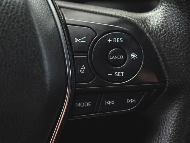 2020 Toyota Camry Hybrid LE - 23008483 - 24