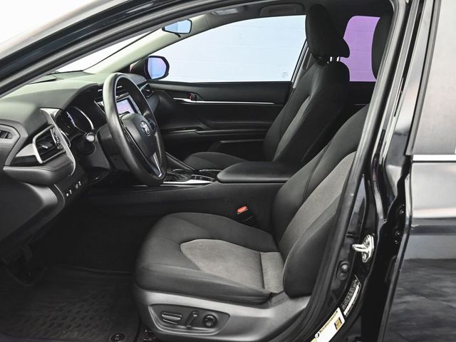 2020 Toyota Camry Hybrid LE - 23008483 - 27