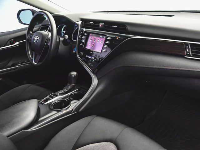 2020 Toyota Camry Hybrid LE - 23008483 - 32