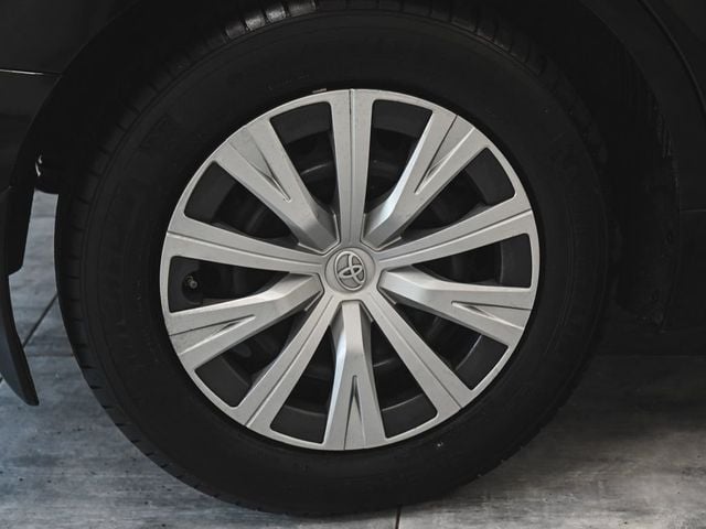 2020 Toyota Camry Hybrid LE - 23008483 - 6