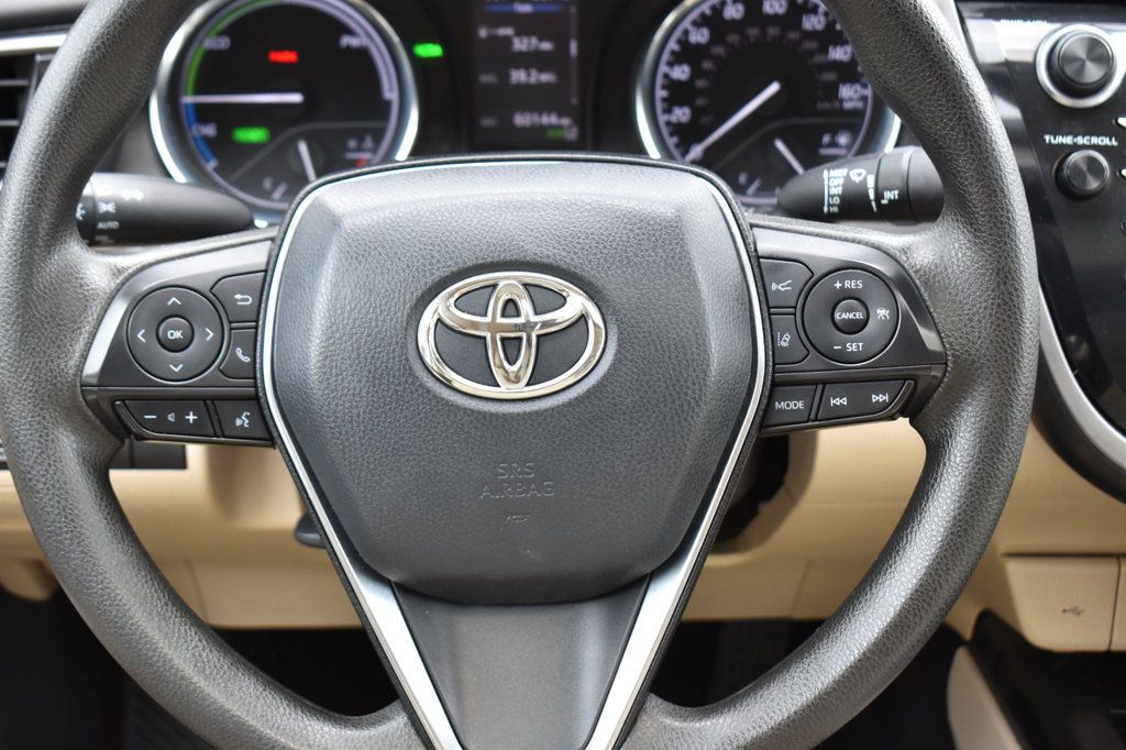 2020 Toyota Camry Hybrid LE CVT - 23059704 - 24