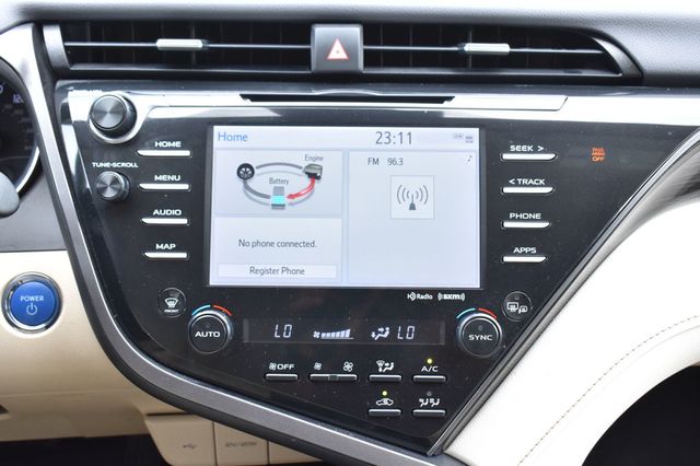 2020 Toyota Camry Hybrid LE CVT - 23059704 - 30