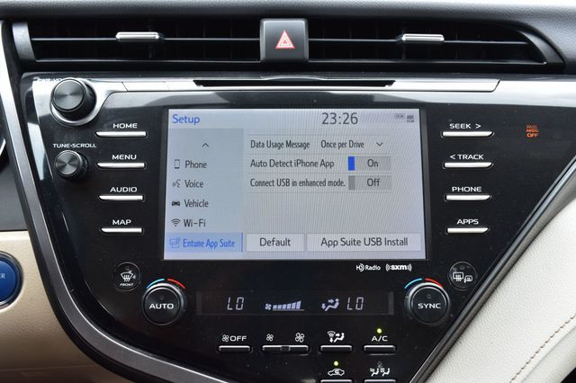 2020 Toyota Camry Hybrid LE CVT - 23059704 - 41