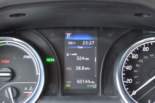 2020 Toyota Camry Hybrid LE CVT - 23059704 - 44