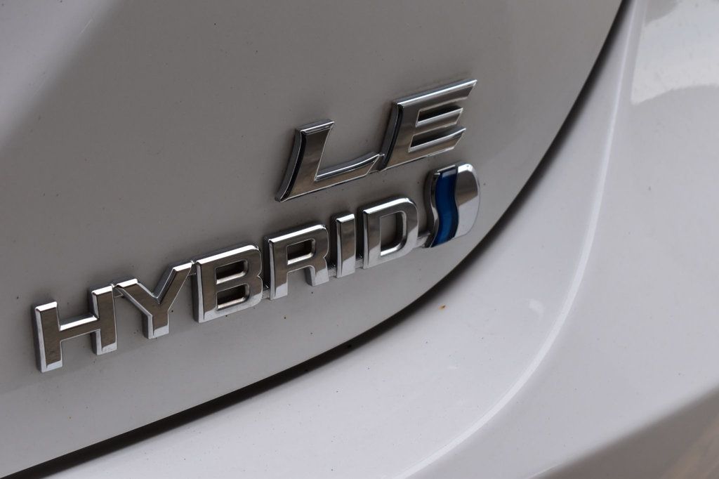 2020 Toyota Camry Hybrid LE CVT - 23059704 - 56