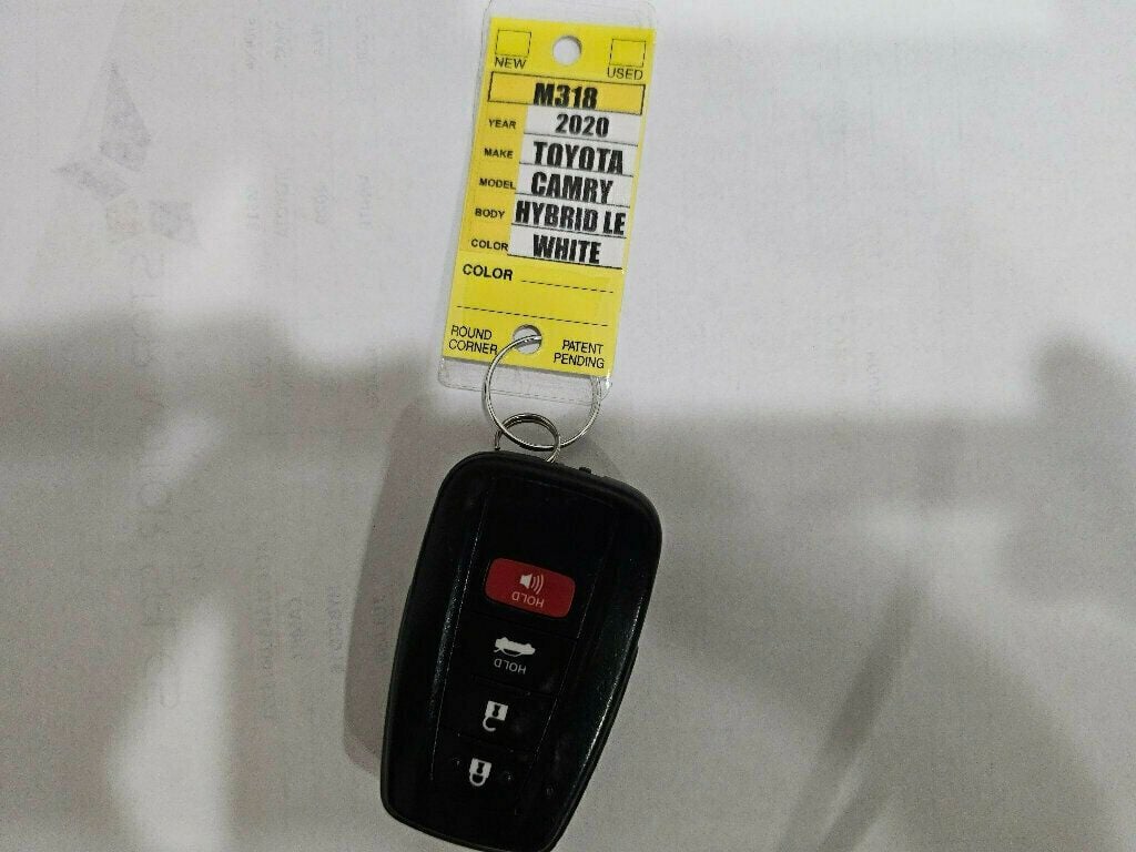 2020 Toyota Camry Hybrid LE CVT - 22946198 - 33