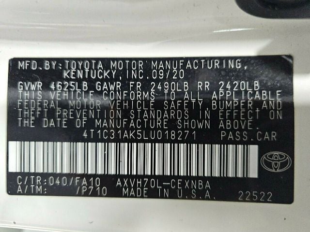2020 Toyota Camry Hybrid LE CVT - 22946198 - 34