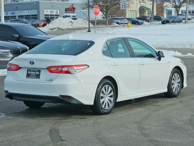 2020 Toyota Camry Hybrid LE CVT - 22946198 - 4