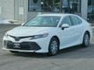 2020 Toyota Camry Hybrid LE CVT - 22946198 - 7