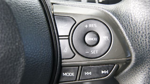 2020 Toyota Corolla 3 MONTH WARRANTY , JUST SERVICED , VERY CLEAN INSIDE AND OUT  - 23047423 - 23