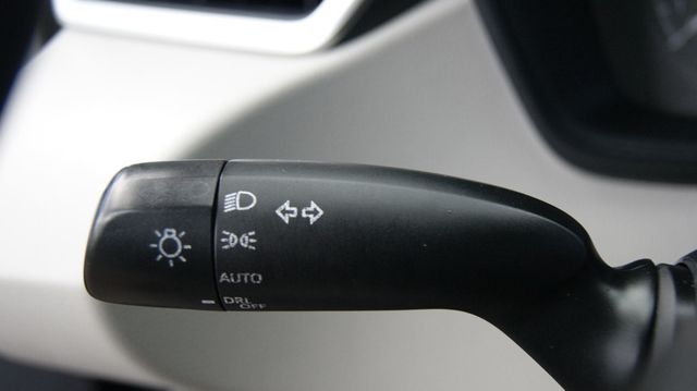 2020 Toyota Corolla 3 MONTH WARRANTY , JUST SERVICED , VERY CLEAN INSIDE AND OUT  - 23047423 - 24