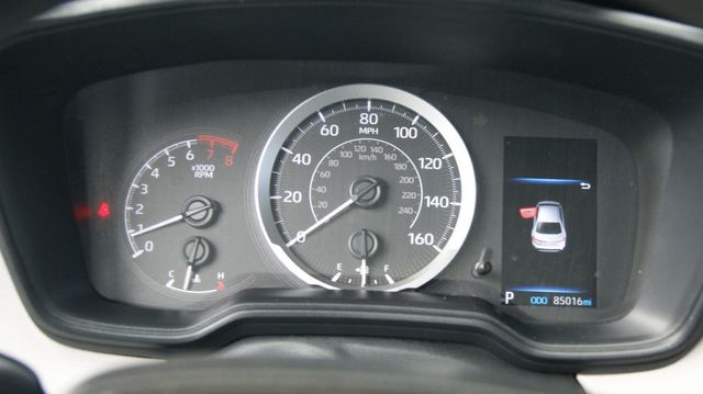 2020 Toyota Corolla 3 MONTH WARRANTY , JUST SERVICED , VERY CLEAN INSIDE AND OUT  - 23047423 - 2