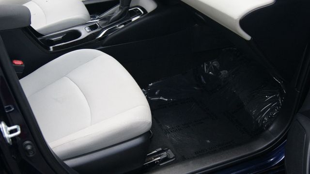 2020 Toyota Corolla 3 MONTH WARRANTY , JUST SERVICED , VERY CLEAN INSIDE AND OUT  - 23047423 - 34