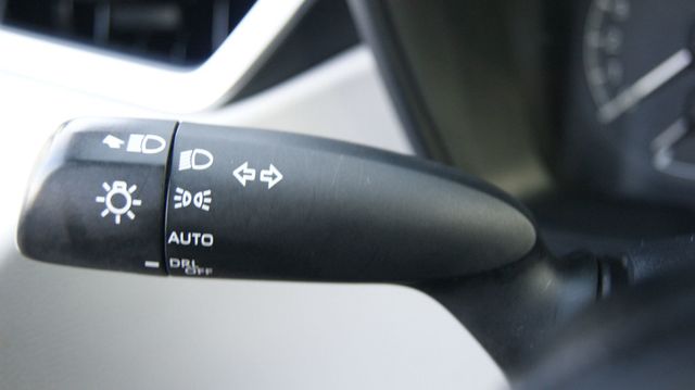2020 Toyota Corolla 4 NEW TIRES , JUST SERVICED, VERY CLEAN INSIDE AND OUT - 23065219 - 23