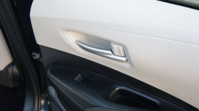 2020 Toyota Corolla 4 NEW TIRES , JUST SERVICED, VERY CLEAN INSIDE AND OUT - 23065219 - 37