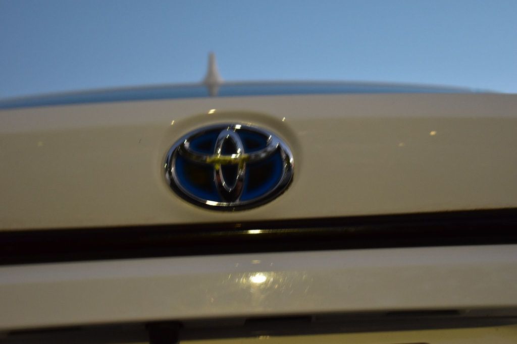 2020 Toyota Corolla Hybrid LE CVT - 22936835 - 32