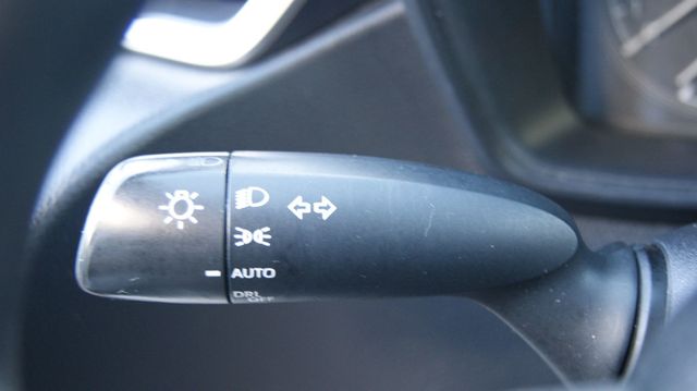 2020 Toyota Corolla JUST SERVICED , VERY CLEAN INSIDE AND OUT  - 22925404 - 20