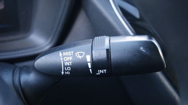 2020 Toyota Corolla JUST SERVICED , VERY CLEAN INSIDE AND OUT  - 22925404 - 21