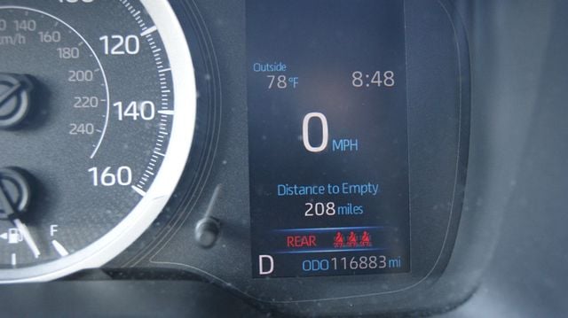 2020 Toyota Corolla JUST SERVICED , VERY CLEAN INSIDE AND OUT  - 22925404 - 2