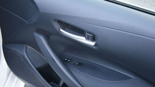 2020 Toyota Corolla JUST SERVICED , VERY CLEAN INSIDE AND OUT  - 22925404 - 40