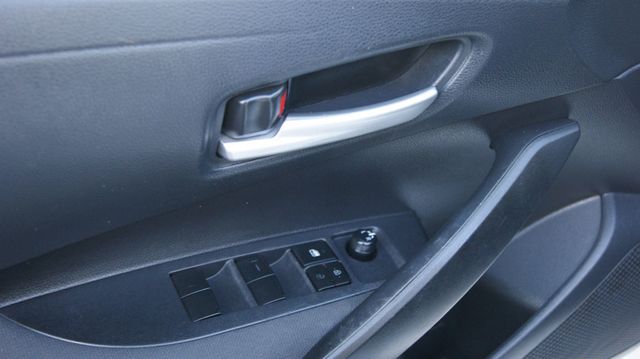 2020 Toyota Corolla JUST SERVICED , VERY CLEAN INSIDE AND OUT  - 22925404 - 41