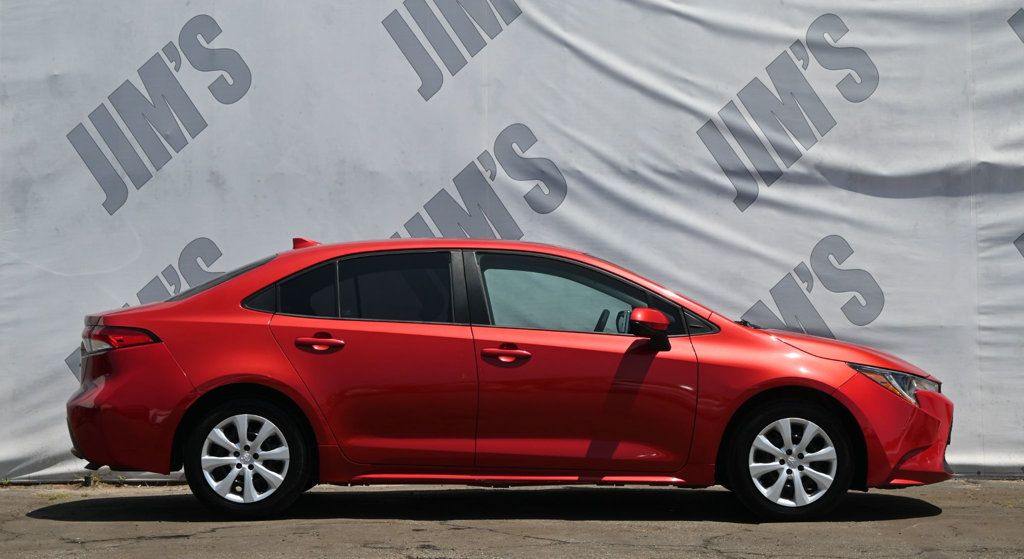 2020 Toyota Corolla LE photo 4