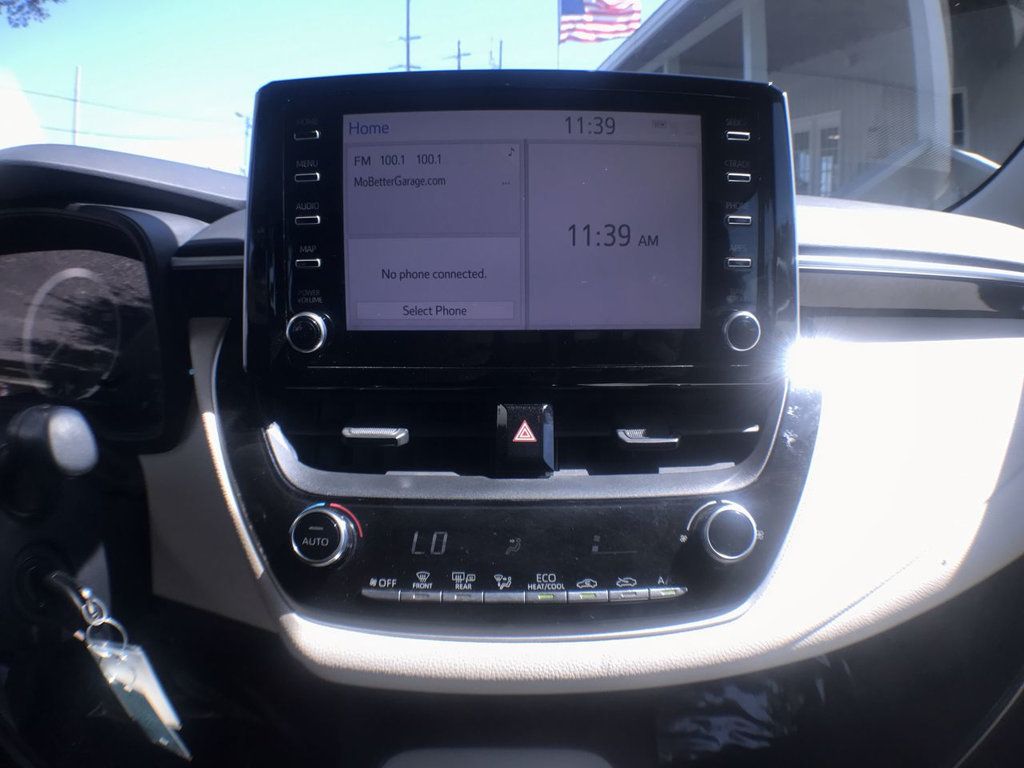 2020 Toyota Corolla LE photo 14