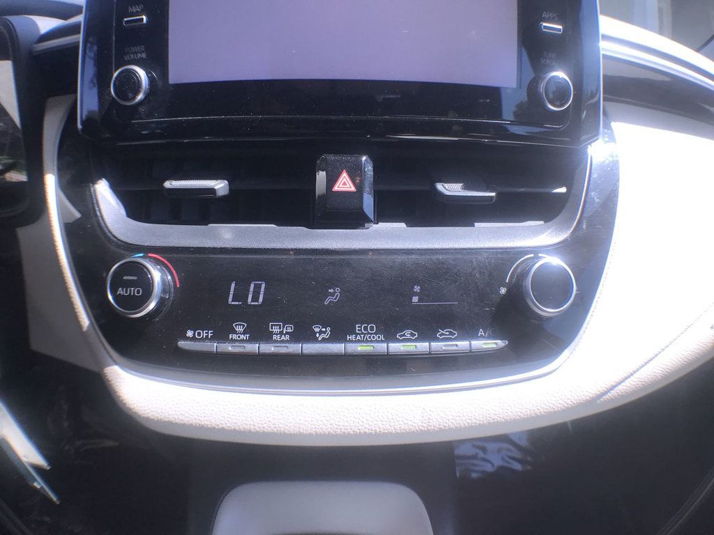 2020 Toyota Corolla LE photo 16