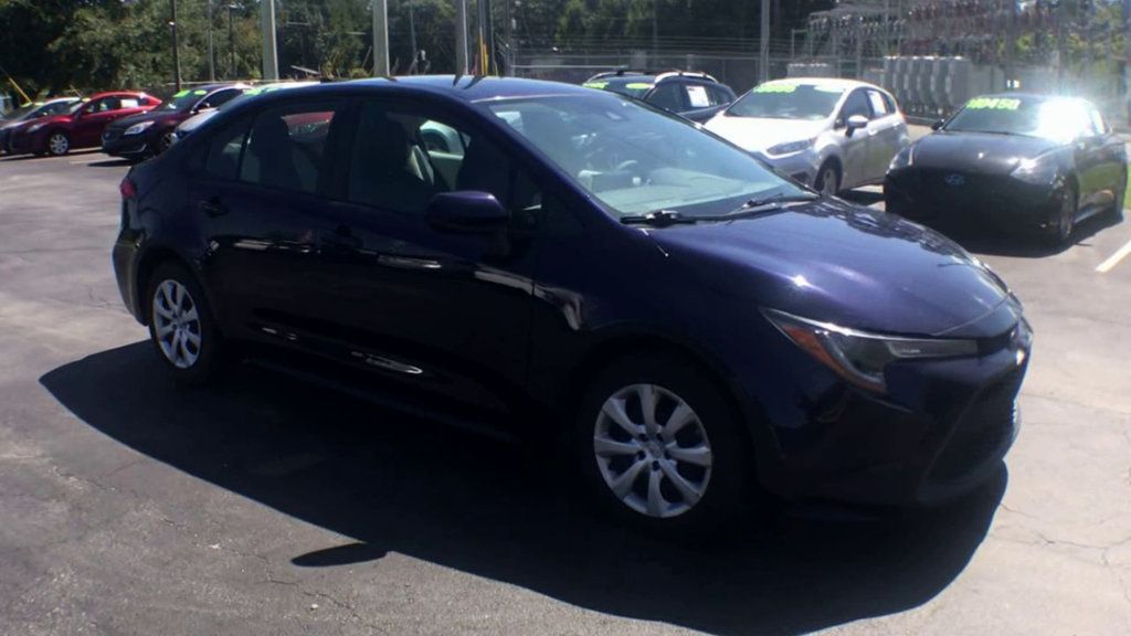 2020 Toyota Corolla LE photo 2