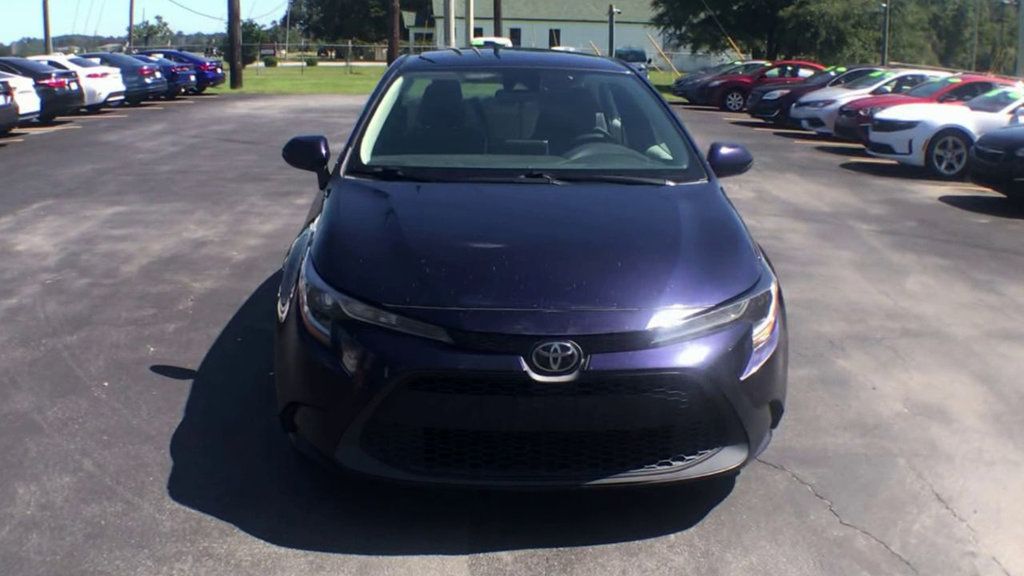2020 Toyota Corolla LE photo 3