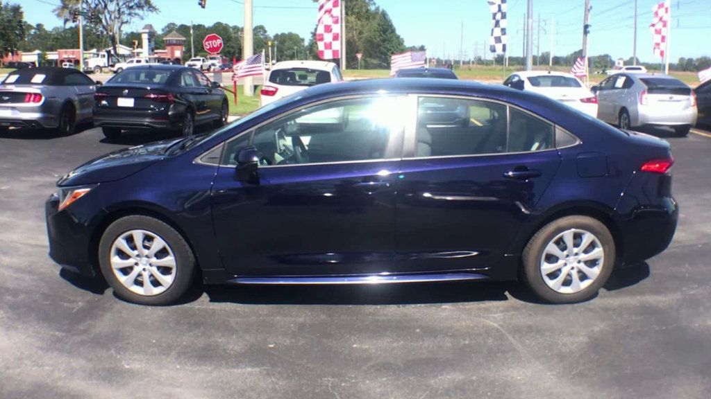 2020 Toyota Corolla LE photo 5