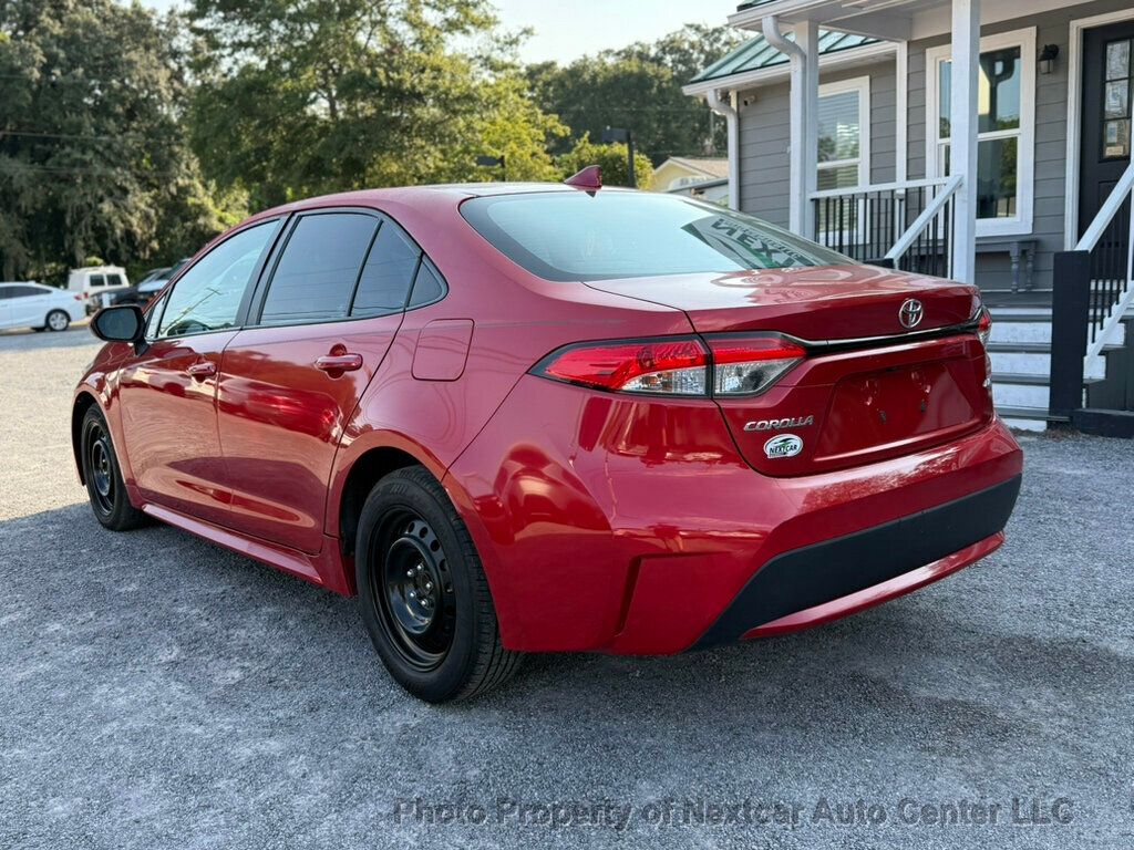 2020 Toyota Corolla LE photo 3