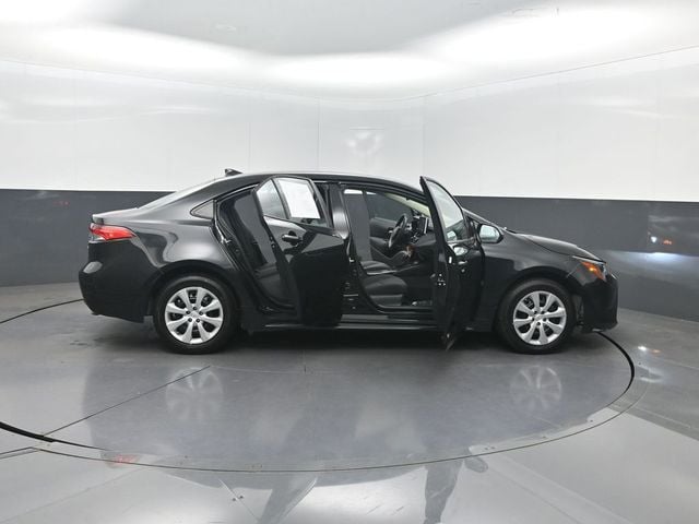 2020 Toyota Corolla LE CVT - 22971520 - 32